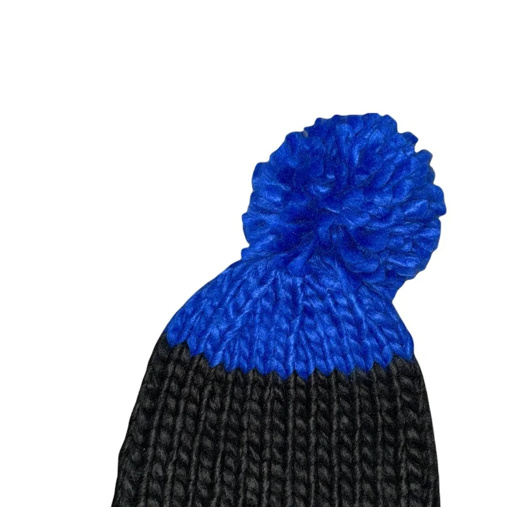 NWOT FREE PEOPLE Cozy Up Color Blocked Beanie In Black